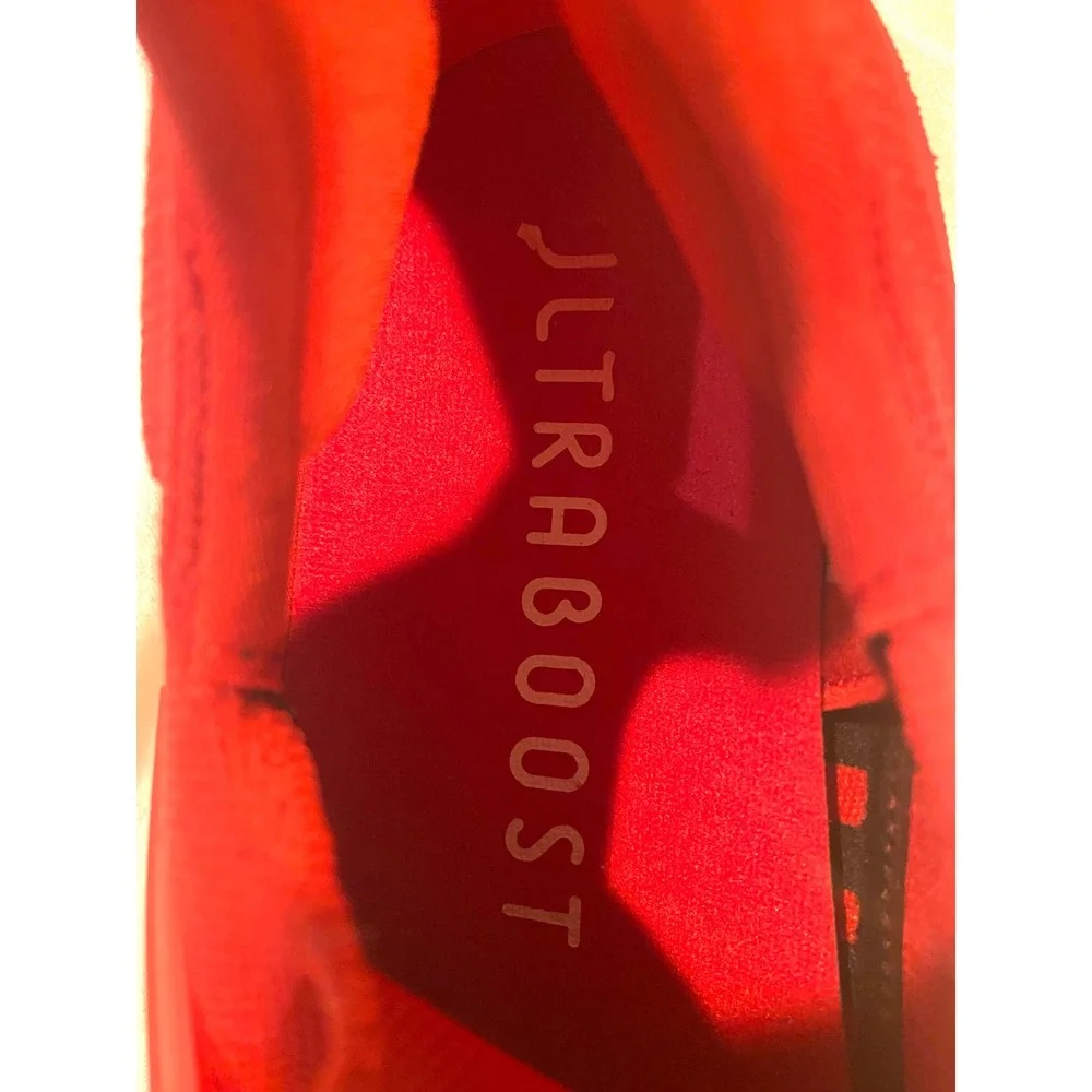 Adidas‎ Ultraboost Light Mens Running Shoes Red Triple Red Sneakers GZ5161